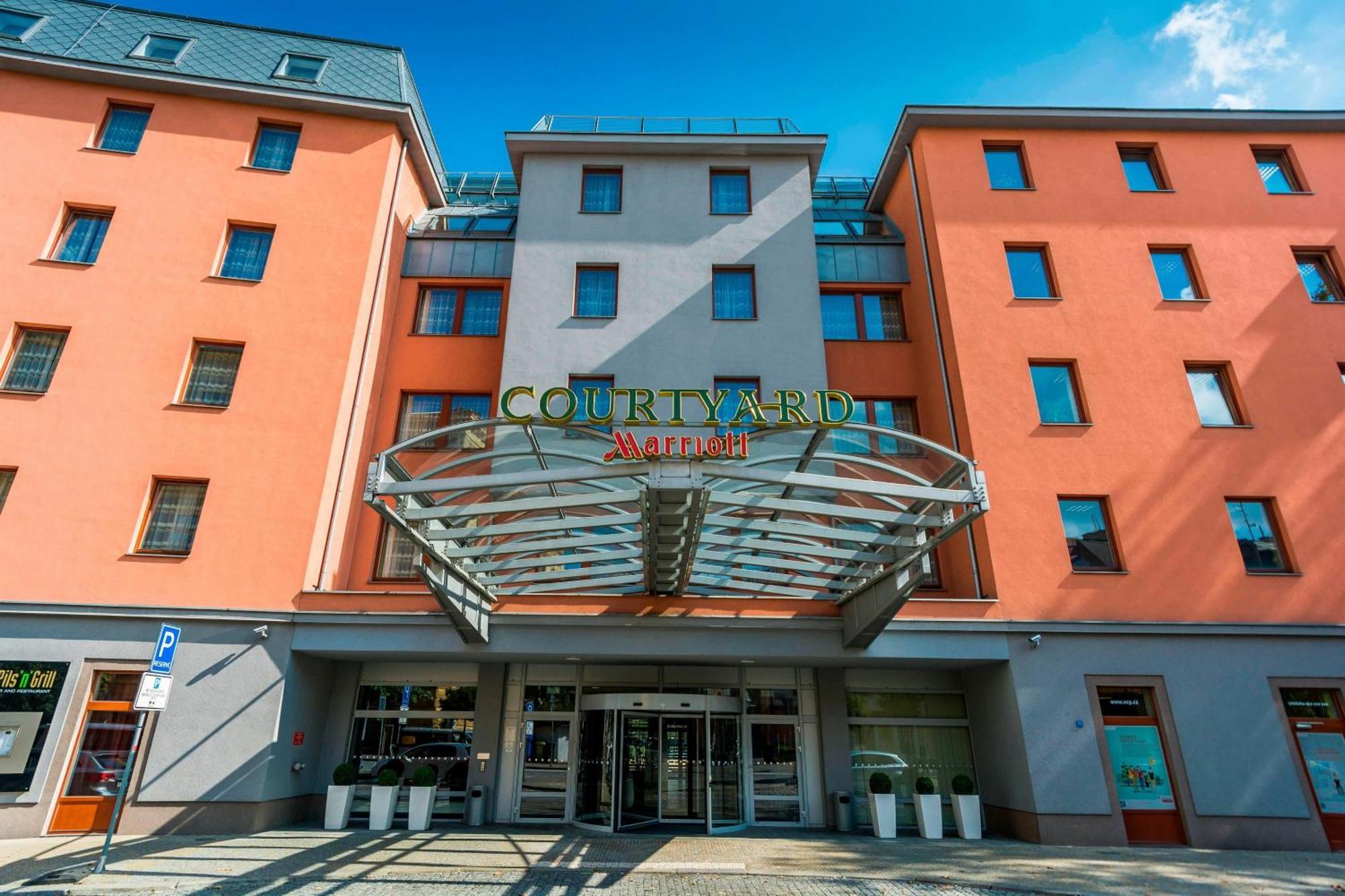 Courtyard By Marriott Pilsen Hotel Exterior photo