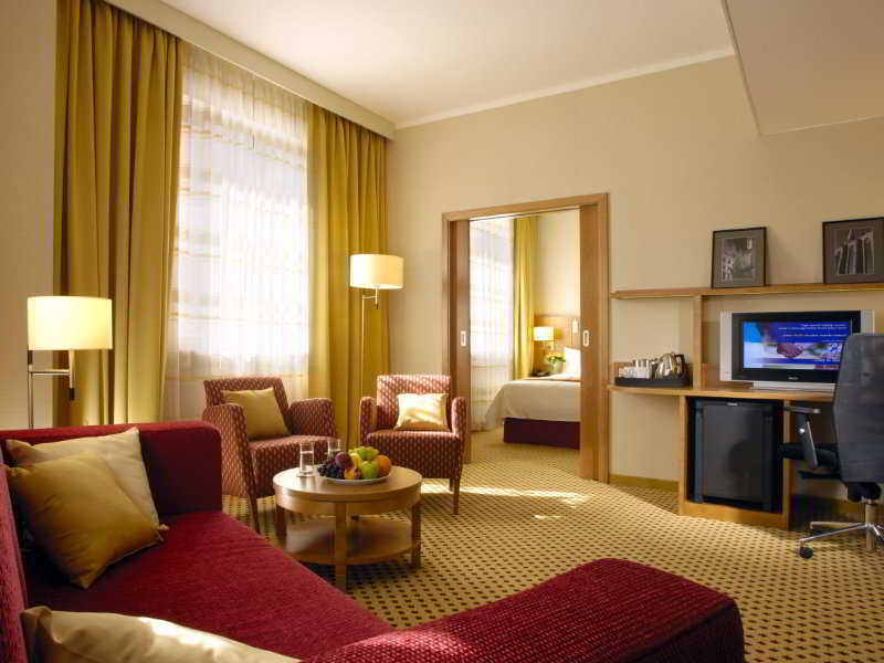 Courtyard By Marriott Pilsen Hotel Exterior photo